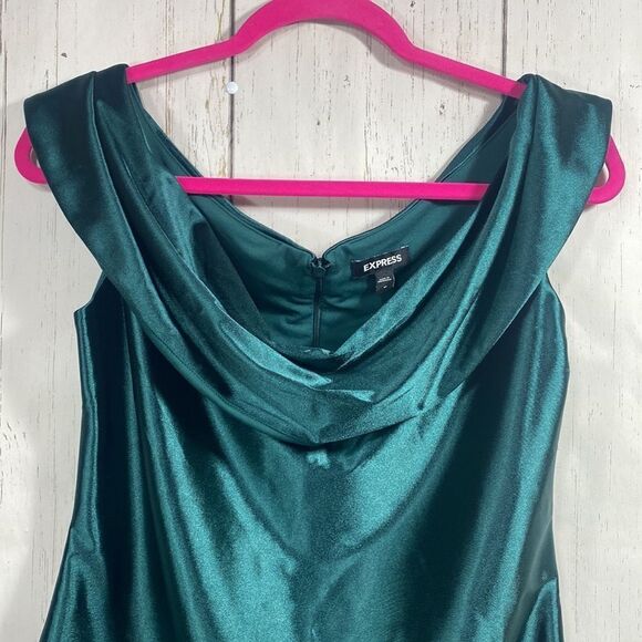 Express Emerald Green Satin Bodysuit Cowl Neck Sleeveless Size M Holiday Glam - Picture 7 of 13
